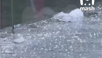 Льдина пролетела 40 этажей и пробила крышу башни &laquo;Федерация&raquo; в &laquo;Москве-Сити&raquo;