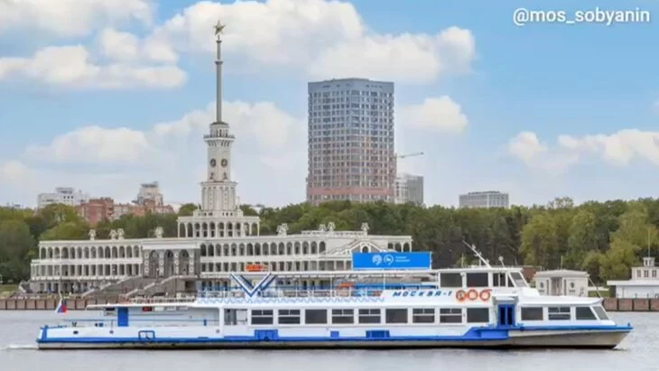 120 тысяч человек отправлись в круиз с речных вокзалов Москвы 120 тысяч человек отправлись в круиз с речных вокзалов Москвы