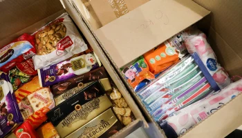 Представители общепита на площадках «Зимы в Москве» помогают бойцам СВО Представители общепита на площадках «Зимы в Москве» помогают бойцам СВО