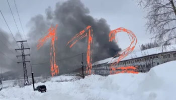 Пожар на 1,2 тыс кв м вспыхнул в исправительной колонии в Соликамске