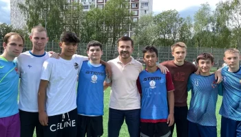 Депутат Александр Семенников призвал москвичей вести здоровый образ жизни