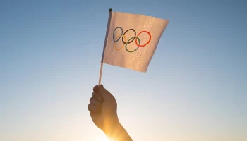 Огонь для Олимпийских игр — 2024 зажгли в Древней Олимпии