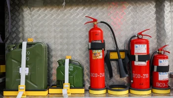 Пожар в автосервисе в Балашихе распространился на 1150 квадратных метров