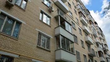 Капремонт дома 1965 года постройки завершился в Ломоносовском районе