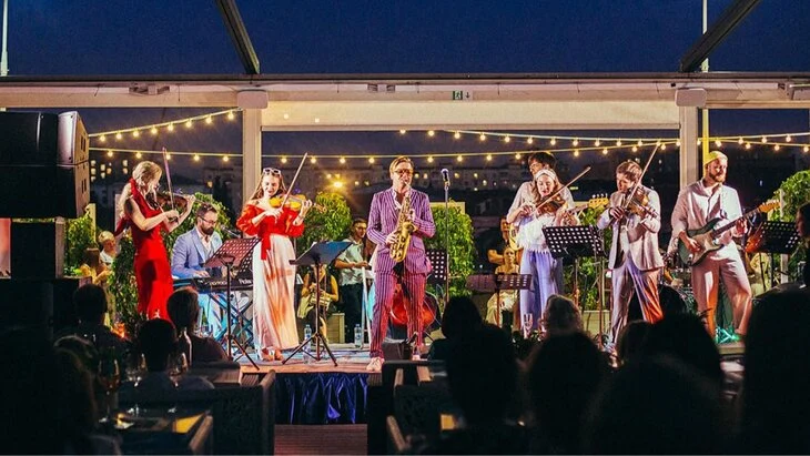 В саду "Эрмитаж" пройдет концерт в честь Дня строителя В саду "Эрмитаж" пройдет концерт в честь Дня строителя