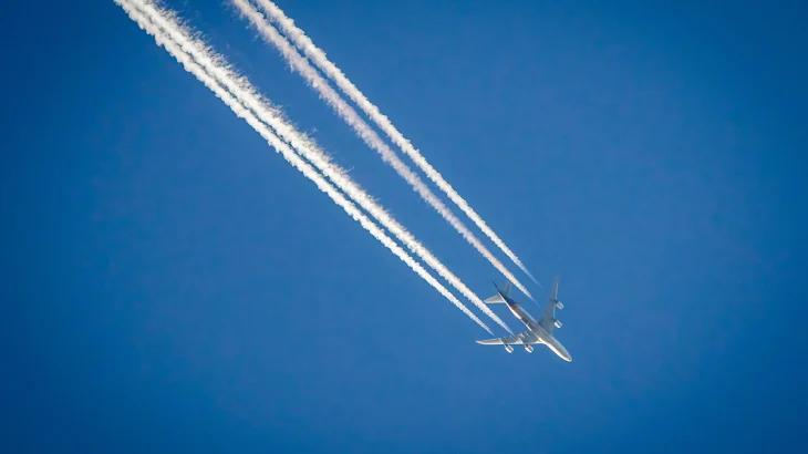 Самолет с пассажирами вернулся в аэропорт Иркутска из-за неисправности Самолет с пассажирами вернулся в аэропорт Иркутска из-за неисправности