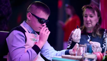 Анастасия Ракова рассказала о создании парфюмерного портрета России незрячими детьми из Москвы