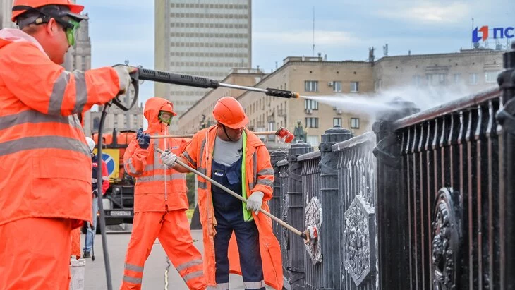 Около 2 тыс инженерных сооружений промоют после зимы в Москве Около 2 тыс инженерных сооружений промоют после зимы в Москве