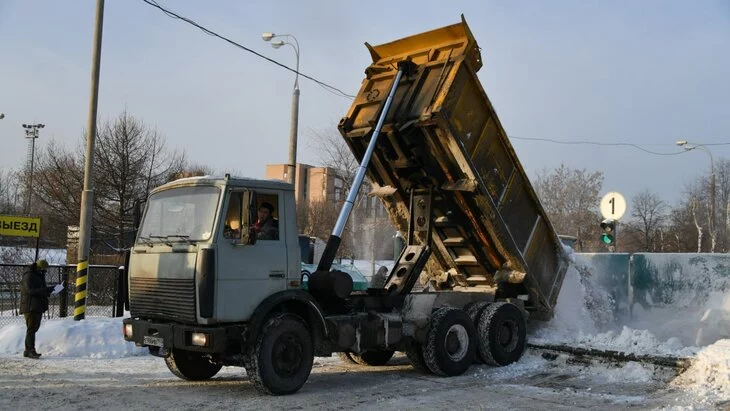 Снегосплавные пункты работают круглосуточно в Москве