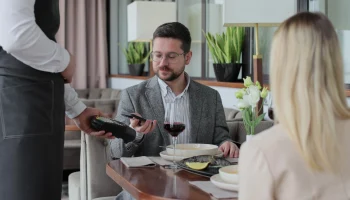 Психиатр Жесткова объяснила, как быстро распознать в мужчине &laquo;сыночку-корзиночку&raquo;