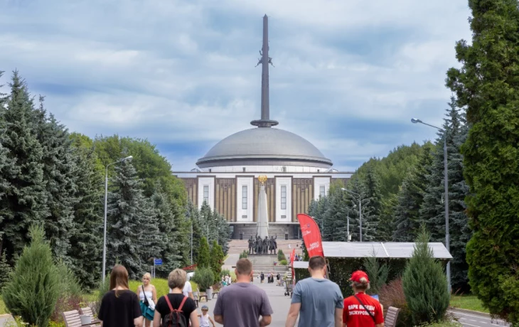 Москвичам рассказали о памятных местах мемориального комплекса на Поклонной горе Москвичам рассказали о памятных местах мемориального комплекса на Поклонной горе