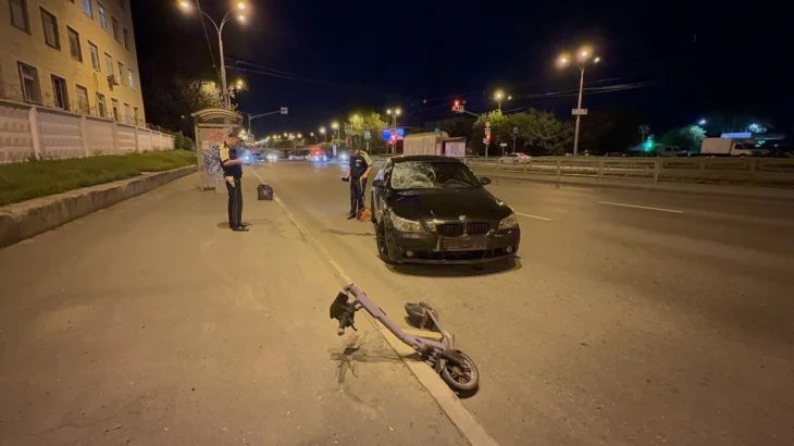 Подросток на электросамокате врезался в BMW и попал в реанимацию в Екатеринбурге Подросток на электросамокате врезался в BMW и попал в реанимацию в Екатеринбурге