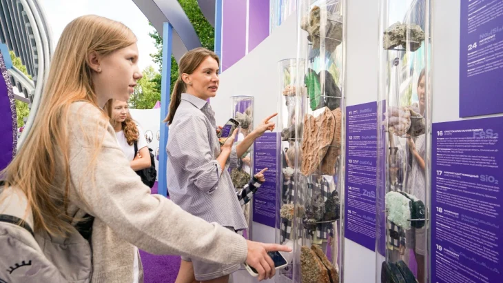 Более 500 тысяч человек уже посетили площадки программы «Мой район» на форуме «Москва 2030» Более 500 тысяч человек уже посетили площадки программы «Мой район» на форуме «Москва 2030»