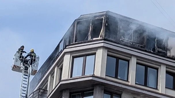 Площадь пожара в ЖК «На Страстном бульваре» увеличилась до 400 «квадратов» Площадь пожара в ЖК «На Страстном бульваре» увеличилась до 400 «квадратов»