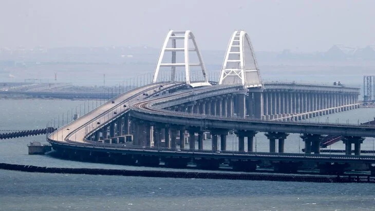 Пытавшиеся подорвать Крымский мост террористы перевозили 130 кг взрывчатки Пытавшиеся подорвать Крымский мост террористы перевозили 130 кг взрывчатки