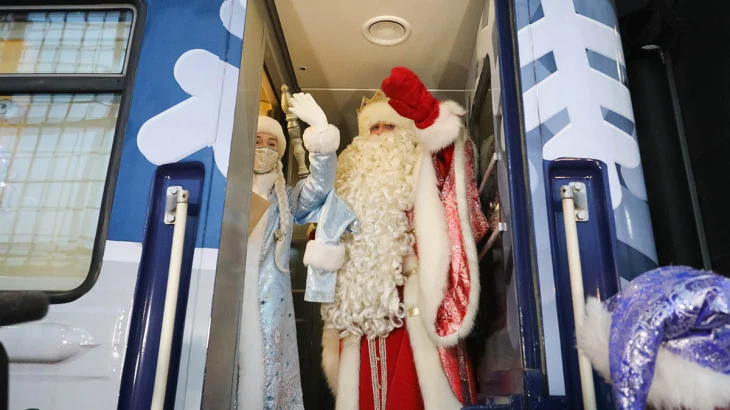 РЖД сообщили о начале продажи билетов на поезд Деда Мороза РЖД сообщили о начале продажи билетов на поезд Деда Мороза