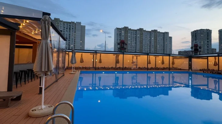 Открытые бассейны продолжают работать на двух площадках «Московских сезонов» Открытые бассейны продолжают работать на двух площадках «Московских сезонов»