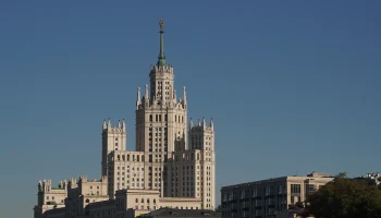 Часть высотки на Котельнической набережной продают за 750 миллионов рублей