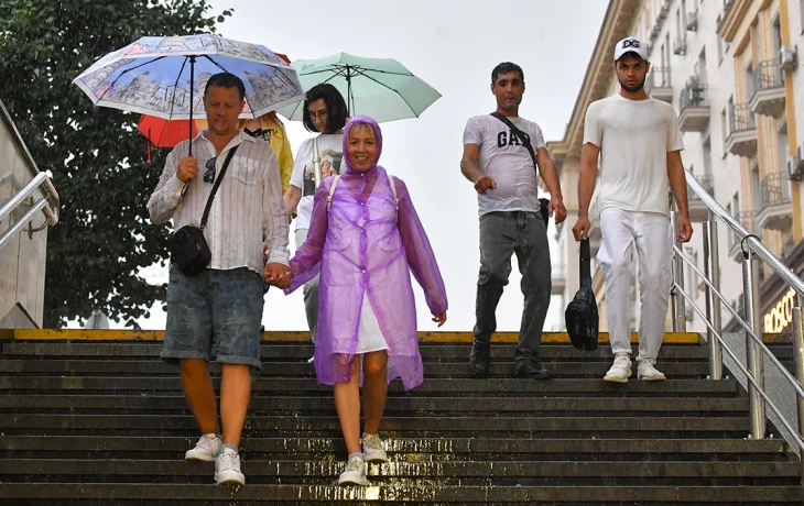 Московичей предупредили о жаркой и дождливой погоде 18 июля Московичей предупредили о жаркой и дождливой погоде 18 июля