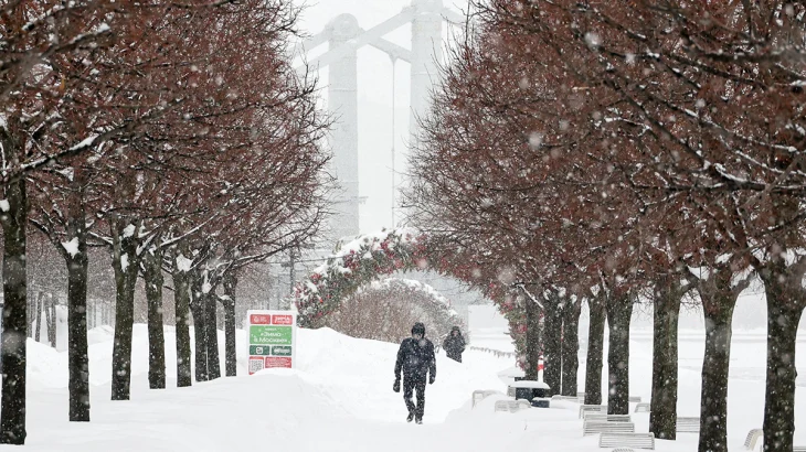 Сугробы в Москве могут вырасти на три сантиметра к вечеру 4 марта Сугробы в Москве могут вырасти на три сантиметра к вечеру 4 марта