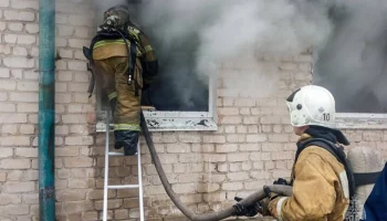 Один ребенок погиб из-за пожара в многоквартирном доме в Шадринске