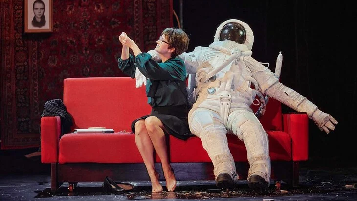 "Мосбилет" приглашает на встречу с космонавтом Волковым и спектакль "Космос" "Мосбилет" приглашает на встречу с космонавтом Волковым и спектакль "Космос"