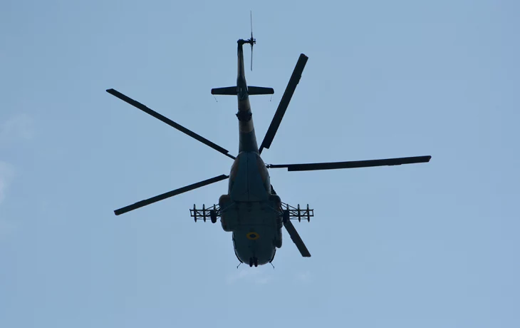 Подростки в Ноябрьске подожгли вертолет Ми-8 Подростки в Ноябрьске подожгли вертолет Ми-8