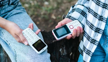 WSJ: Кнопочные гаджеты могут вытеснить сенсорные смартфоны из-за своей простоты