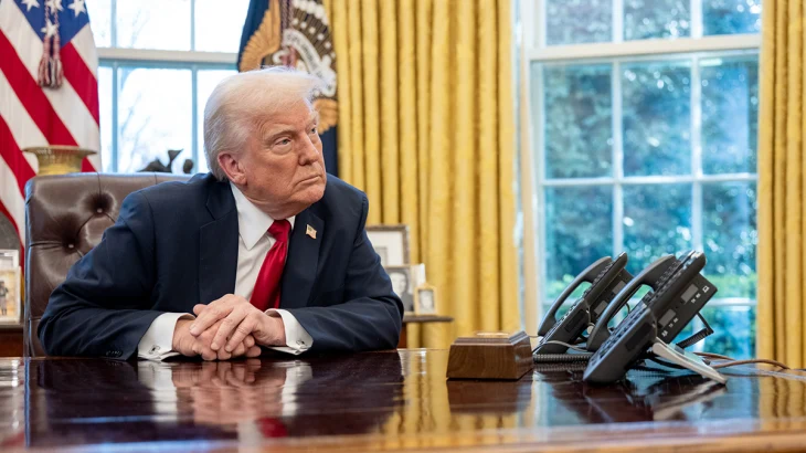 Трамп заявил, что рассчитывает провести телефонный разговор с Путиным 19 мая Трамп заявил, что рассчитывает провести телефонный разговор с Путиным 19 мая