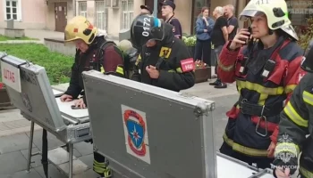 Пожар в доме страхового общества "Россия" в центре Москвы потушили