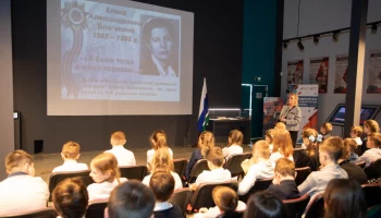 Два урока литературы для школьников прошли Музее Победы