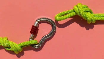 Туристка упала в &laquo;Пасть дракона&raquo; и разбилась насмерть в Краснодарском крае