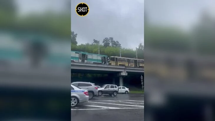 Два трамвая столкнулись в Кемерове, около 30 человек пострадали Два трамвая столкнулись в Кемерове, около 30 человек пострадали