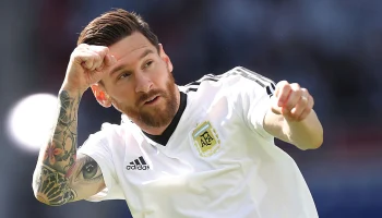 Месси признали лучшим футболистом в истории