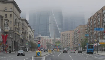 МЧС предупредило москвичей о тумане с видимостью 200&ndash;700 метров до утра 30 сентября