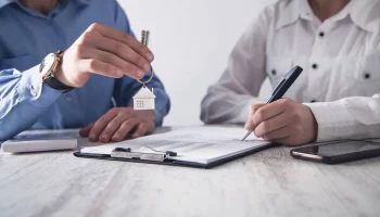 Эксперт Вихлянцев: выдача стандартной ипотеки в России сократилась на 90%