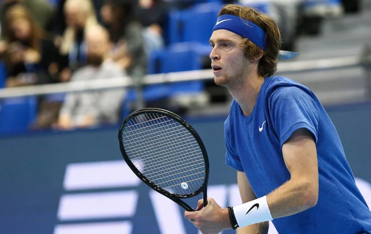 Российский теннисист Андрей Рублев выиграл турнир ATP в Гонконге Российский теннисист Андрей Рублев выиграл турнир ATP в Гонконге