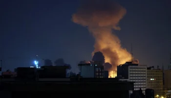 Аэропорт и отделение Нацбанка подверглись авиаударам в Тегеране