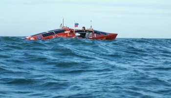 Шторм в Южной Атлантике повредил весельную лодку путешественника Федора Конюхова