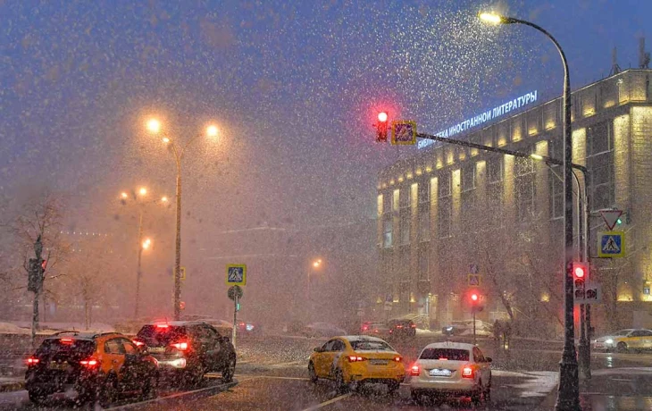 МЧС предупредило москвичей о сильном снеге в ночь на 10 января