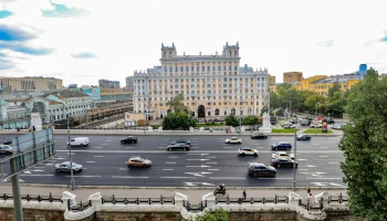 Специалисты завершили дорожные работы на Тверском путепроводе в центре Москвы Специалисты завершили дорожные работы на Тверском путепроводе в центре Москвы