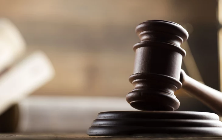 Сбивший поэта Рубинштейна мужчина получил год и восемь месяцев условно Сбивший поэта Рубинштейна мужчина получил год и восемь месяцев условно