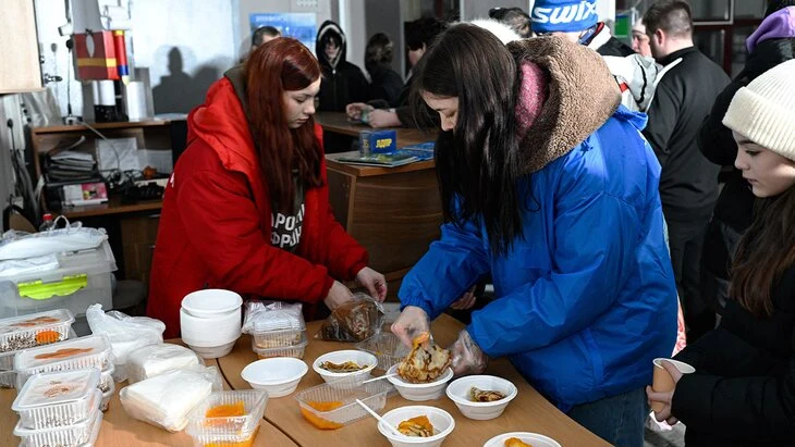 В Мурманске и Североморске открыли пункты помощи жителям после отключения света В Мурманске и Североморске открыли пункты помощи жителям после отключения света