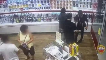 Москвичка задержана за хищение гаджетов из салона сотовой связи в 2023 году