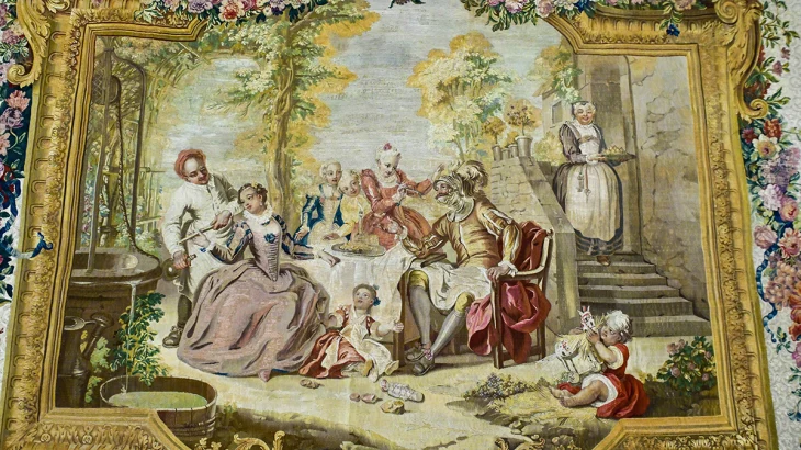 Гобелен «Дон Кихот с девицами постоялого двора» показали в Москве после реставрации Гобелен «Дон Кихот с девицами постоялого двора» показали в Москве после реставрации