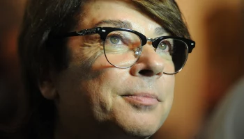 Памятник Валентину Юдашкину открыли в Москве на Троекуровском кладбище