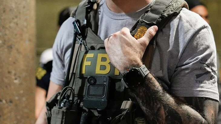 Sun: ФБР проверяет, не было ли у убийцы Кирка сообщников Sun: ФБР проверяет, не было ли у убийцы Кирка сообщников