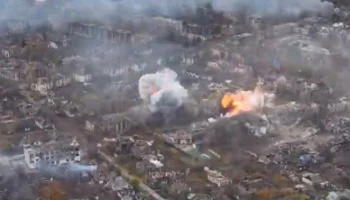 Минобороны показало видео уничтожения фугасными авиабомбами пункта ВСУ в ДНР