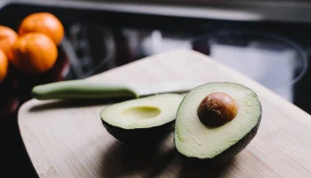 Снижают плохой холестерин: какие продукты помогут предотвратить развитие деменции