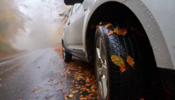 Позднякова посоветовала столичным автомобилистам поменять летнюю резину на зимнюю